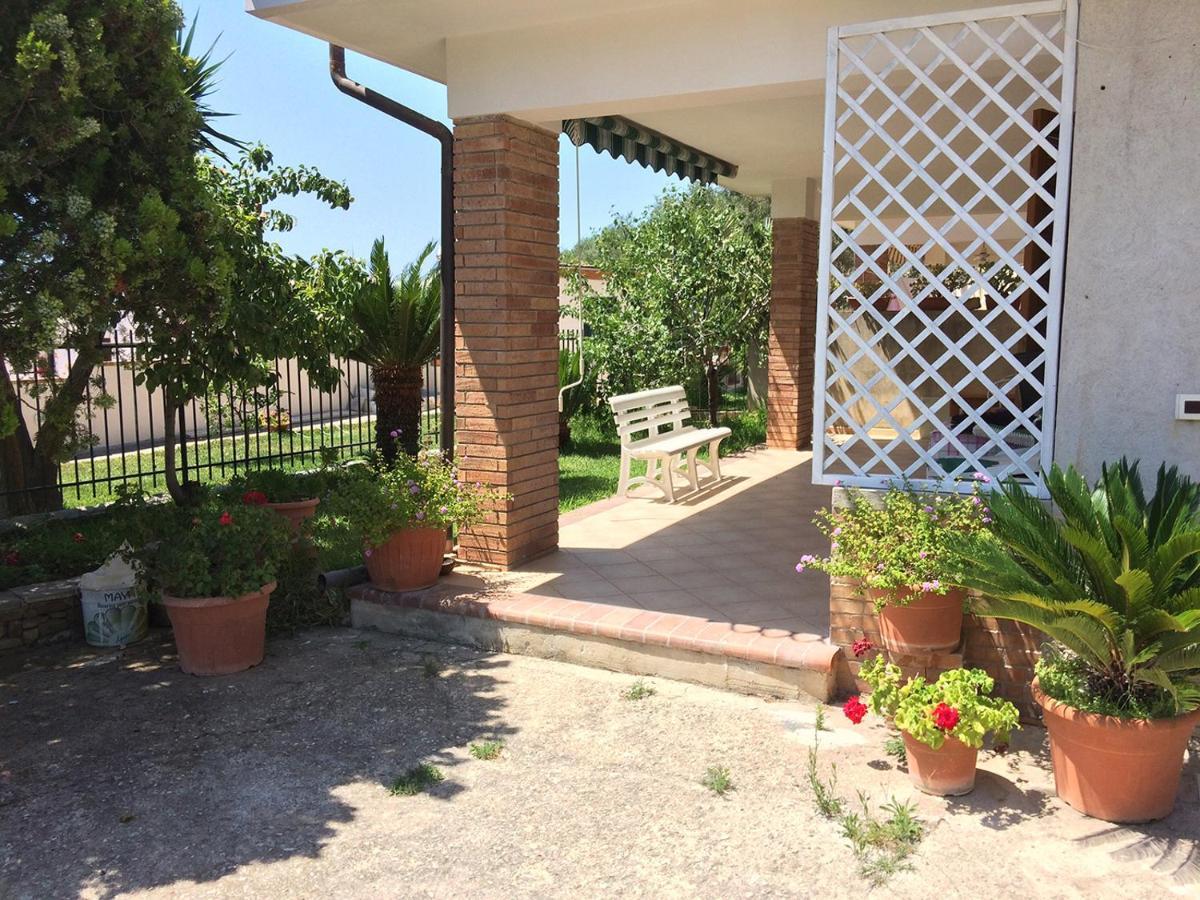 Casa Vacanze La Tuia Castellabate Exterior photo