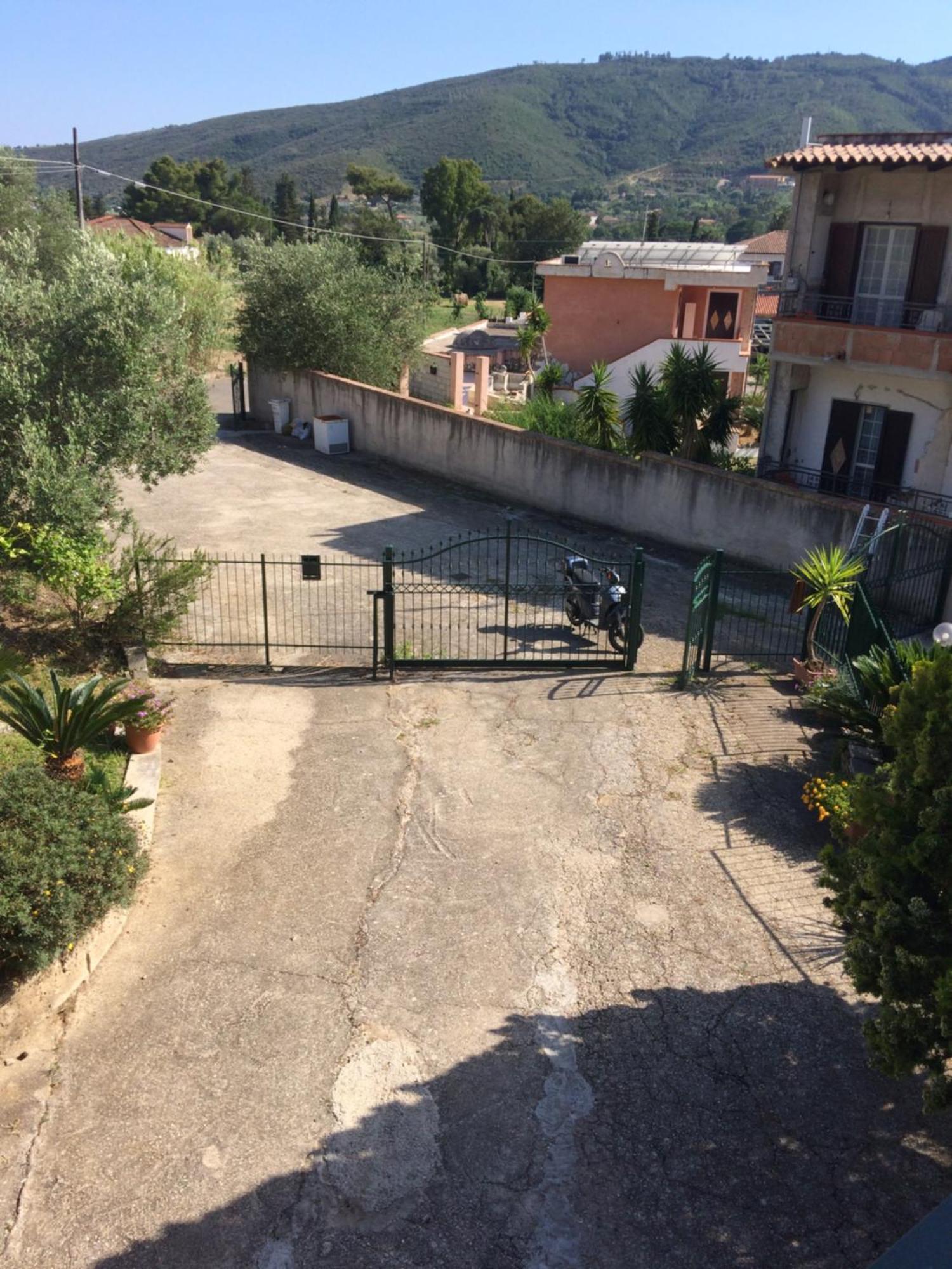 Casa Vacanze La Tuia Castellabate Exterior photo